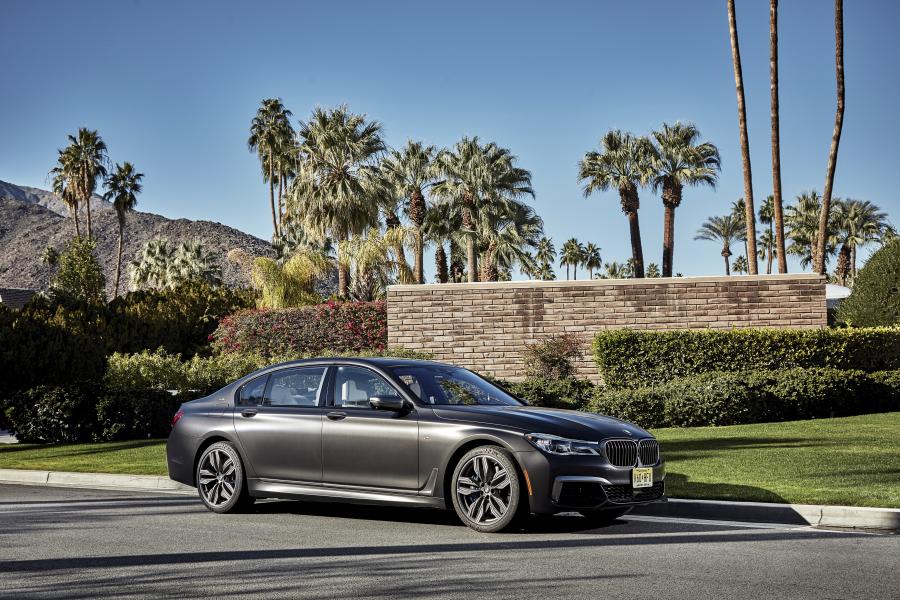  BMW M760i xDrive 2017 года  (NA) (фото 52 из 154)